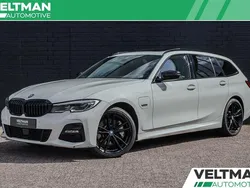 Wit Gebruikt 2022 BMW 330e M Sport Stationwagen | € 30.795 (Super prijs)