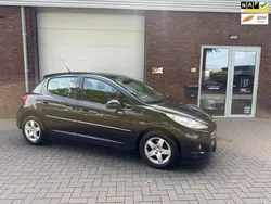 Zwart Gebruikt 2012 Peugeot 207 Access Hatchback | € 3.799 (Eerlijke prijs)