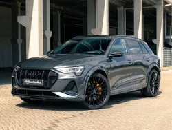 Grijs, metallic lak Gebruikt 2023 Audi e-tron S-Line SUV | € 49.995