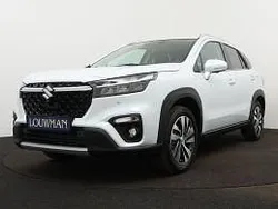 Wit, metallic lak Nieuw 2025 Suzuki SX4 S-Cross Style SUV | € 35.445 (Eerlijke prijs)