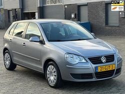 Grijs (metallic) Gebruikt 2008 VW Polo Comfortline Hatchback | € 2.249 (Eerlijke prijs)