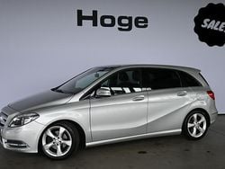 Grijs, metallic lak Gebruikt 2013 Mercedes B200 Prestige MPV | € 8.440 (Goede deal)