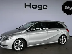Grijs, metallic lak Gebruikt 2013 Mercedes B200 Prestige MPV | € 8.440 (Goede deal)