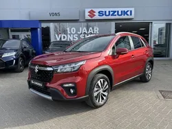 Rood Nieuw 2024 Suzuki SX4 S-Cross Style SUV | € 34.643 (Iets duurder)