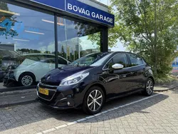 Blauw Gebruikt 2019 Peugeot 208 Allure Hatchback | € 12.445 (Goede deal)