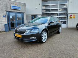 Zwart, metallic lak Gebruikt 2018 Skoda Octavia Business Line Stationwagen | € 16.950 (Iets duurder)