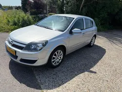 Grijs Gebruikt 2004 Opel Astra Enjoy Hatchback | € 1.250 (Eerlijke prijs)