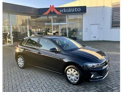 Zwart, metallic lak Gebruikt 2021 VW Polo Comfortline Hatchback | € 13.940 (Eerlijke prijs)