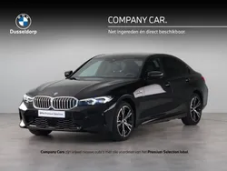 Saphirschwarz metallic (zwart metallic) Nieuw 2025 BMW 330e Comfort Edition Sedan | € 65.087 (Duur)