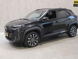 Zwart Gebruikt 2025 Toyota Yaris Cross Edition SUV | € 29.995 (Eerlijke prijs)