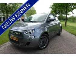 Grijs, metallic lak Gebruikt 2021 Fiat 500e Icon Hatchback | € 19.750 (Duur)