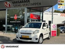 Wit Gebruikt 2009 Daihatsu Sirion Hatchback | € 2.499 (Eerlijke prijs)