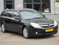 Zwart, metallic lak Gebruikt 2006 Opel Vectra Executive Stationwagen | € 3.850 (Duur)