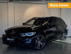 Zwart Gebruikt 2021 BMW 318 Executive Stationwagen | € 36.950 (Duur)
