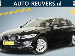 Zwart Gebruikt 2022 BMW 320e Executive Stationwagen | € 34.800 (Super prijs)