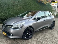 Grijs (metallic) Gebruikt 2014 Renault Clio IV Expression Hatchback | € 3.950 (Goede deal)