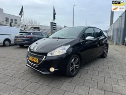 Zwart Gebruikt 2014 Peugeot 208 Style Hatchback | € 4.999 (Goede deal)