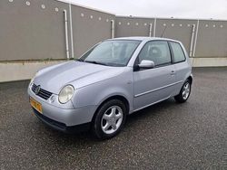 Grijs Gebruikt 2004 VW Lupo Hatchback | € 999 (Goede deal)