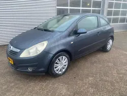 Grijs, metallic lak Gebruikt 2008 Opel Corsa Enjoy Hatchback | € 1.999 (Eerlijke prijs)