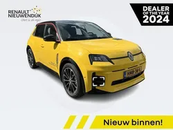 Geel Nieuw 2025 Renault R5 Iconic Hatchback | € 35.190 (Eerlijke prijs)