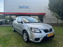 Grijs Gebruikt 2009 Kia Rio Hatchback | € 2.699 (Eerlijke prijs)