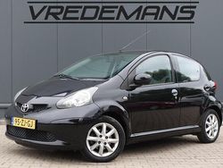 Zwart, metallic lak Gebruikt 2008 Toyota Aygo Hatchback | € 2.250 (Eerlijke prijs)