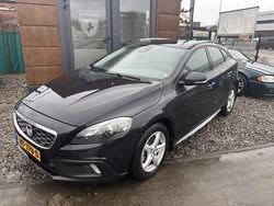 Zwart Gebruikt 2013 Volvo V40 CC Summum Stationwagen | € 12.990 (Iets duurder)