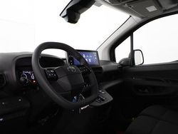 Wit Nieuw 2025 Toyota Proace City City Van | € 24.950