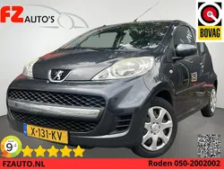 Grijs Gebruikt 2010 Peugeot 107 Urban Move Hatchback | € 2.945 (Eerlijke prijs)