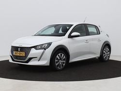Wit Gebruikt 2021 Peugeot e-208 Active Hatchback | € 13.900 (Super prijs)
