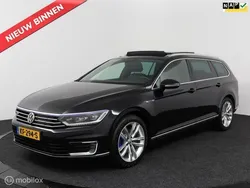 Zwart, metallic lak Gebruikt 2016 VW Passat Highline Stationwagen | € 24.800 (Eerlijke prijs)