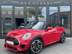 Rood, metallic lak Gebruikt 2016 Mini John Cooper Works Cabriolet Chili Cabriolet | € 22.950 (Eerlijke prijs)
