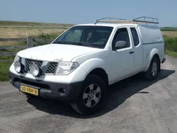 Wit Gebruikt 2006 Nissan Navara SE Pickup | € 6.250