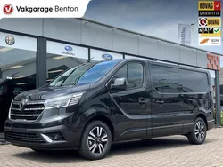 Zwart Nieuw 2024 Renault Trafic Play Van | € 39.980