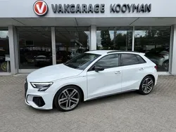 Wit Gebruikt 2023 Audi A3 Sportback S-Line Hatchback | € 34.950 (Eerlijke prijs)