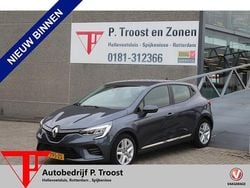 Grijs Gebruikt 2020 Renault Clio V Play Hatchback | € 11.750 (Eerlijke prijs)