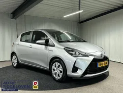 Grijs Gebruikt 2018 Toyota Yaris Hybrid Active Hatchback | € 16.195 (Eerlijke prijs)