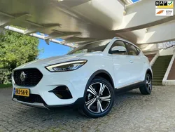 Wit Gebruikt 2023 MG ZS Comfort Sedan | € 17.950 (Eerlijke prijs)