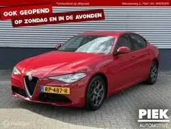 Rood Gebruikt 2018 Alfa Romeo Giulia Super Sedan | € 12.999 (Goede deal)