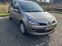 Gebruikt 2008 Renault Clio II Dynamique Sedan | € 3.300 (Eerlijke prijs)