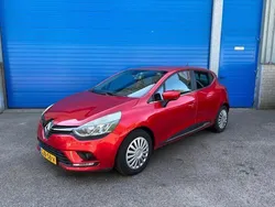 Rood Gebruikt 2017 Renault Clio IV Hatchback | € 8.950 (Eerlijke prijs)