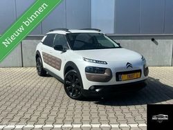 Zwart Gebruikt 2015 Citroën C4 Cactus PureTech Hatchback | € 8.995 (Iets duurder)