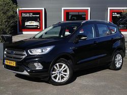 Zwart Gebruikt 2017 Ford Kuga Trend SUV | € 18.490 (Eerlijke prijs)