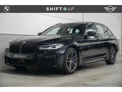 Zwart Gebruikt 2022 BMW 530 M Sport Stationwagen | € 38.940 (Eerlijke prijs)