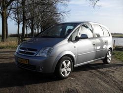 Grijs Gebruikt 2004 Opel Meriva Cosmo MPV | € 1.498 (Eerlijke prijs)