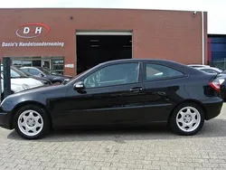 Zwart Gebruikt 2004 Mercedes C180 Coupé | € 2.699 (Eerlijke prijs)
