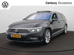 Grijs, metallic lak Gebruikt 2023 VW Passat Business+ Stationwagen | € 33.450 (Eerlijke prijs)
