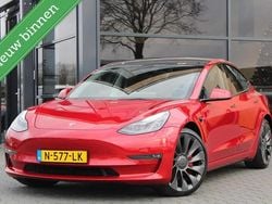 Rood Gebruikt 2021 Tesla Model 3 Performance Sedan | € 29.950 (Eerlijke prijs)