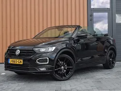 Zwart, metallic lak Gebruikt 2020 VW T-Roc Cabriolet R-line Cabriolet | € 28.750 (Eerlijke prijs)