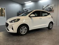 Wit Gebruikt 2024 Hyundai i10 Comfort Hatchback | € 16.950 (Eerlijke prijs)